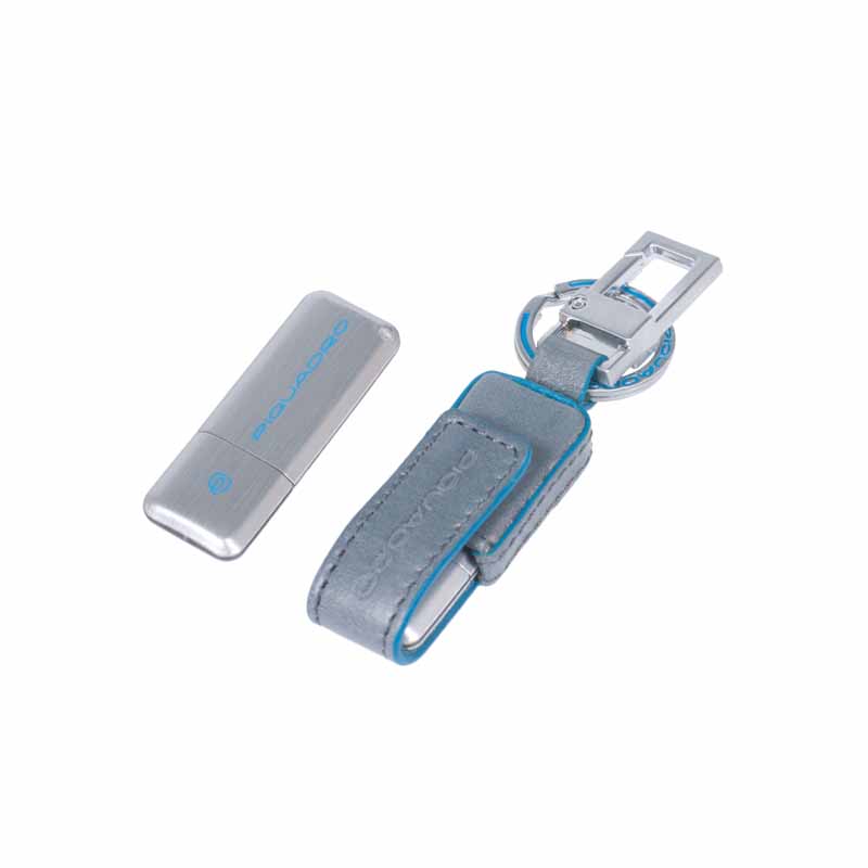 CHIAVETTA USB DA 8GB DI MEMORIA CON CUSTODIA IN PELLE cm 9,5x2,3